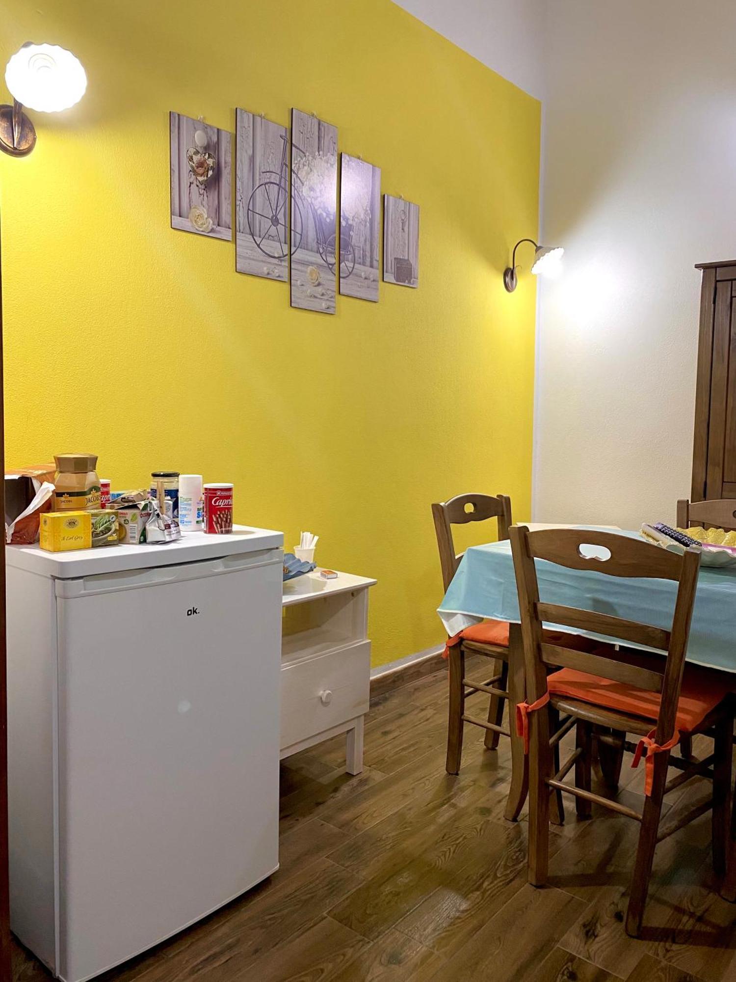 Dani'S House Hotel Каляри Екстериор снимка