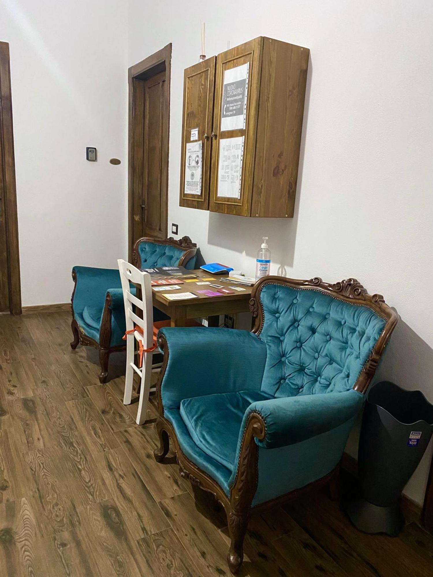 Dani'S House Hotel Каляри Екстериор снимка