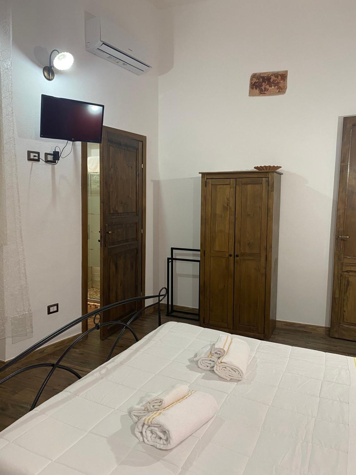 Dani'S House Hotel Каляри Екстериор снимка