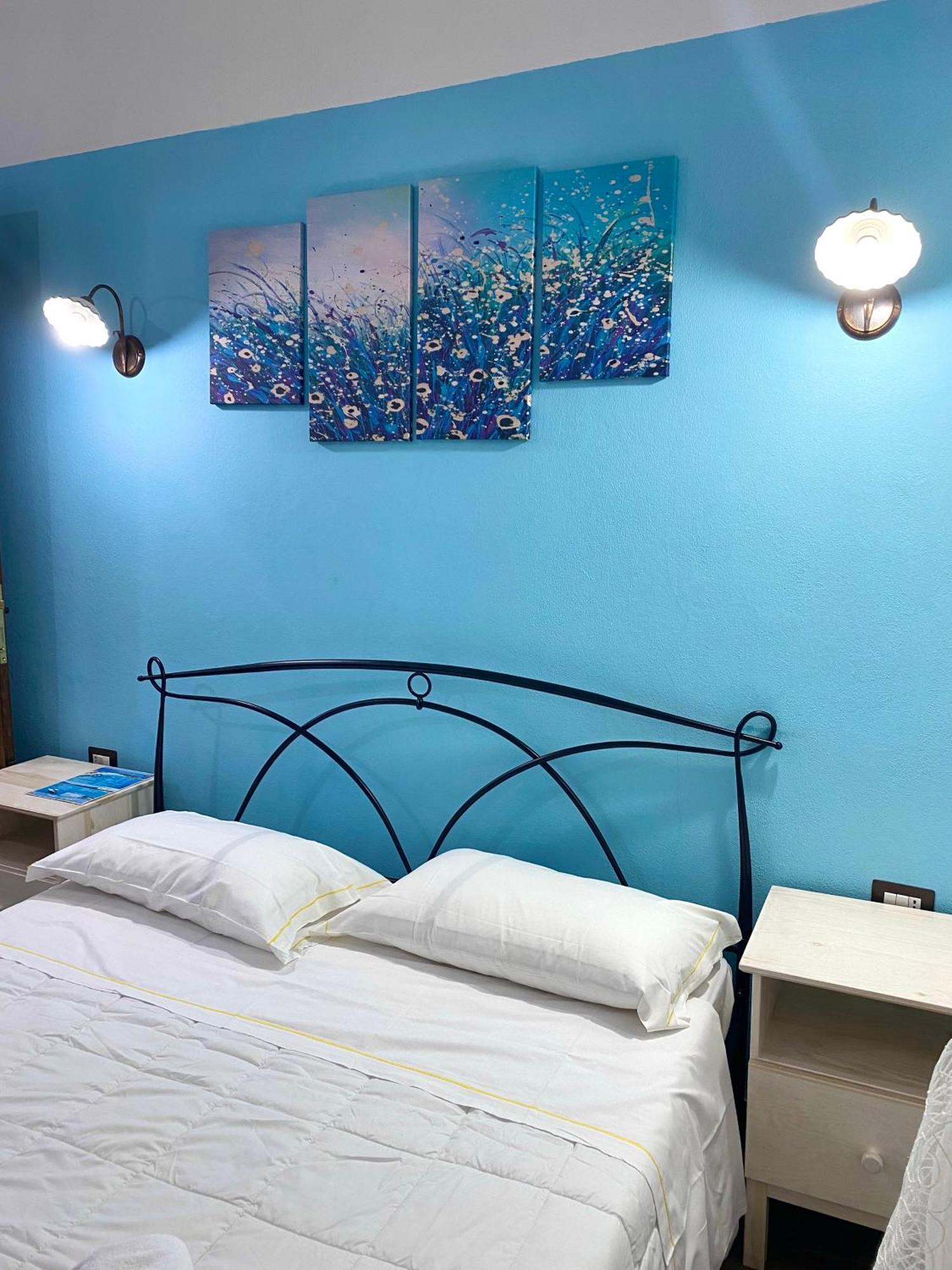 Dani'S House Hotel Каляри Екстериор снимка
