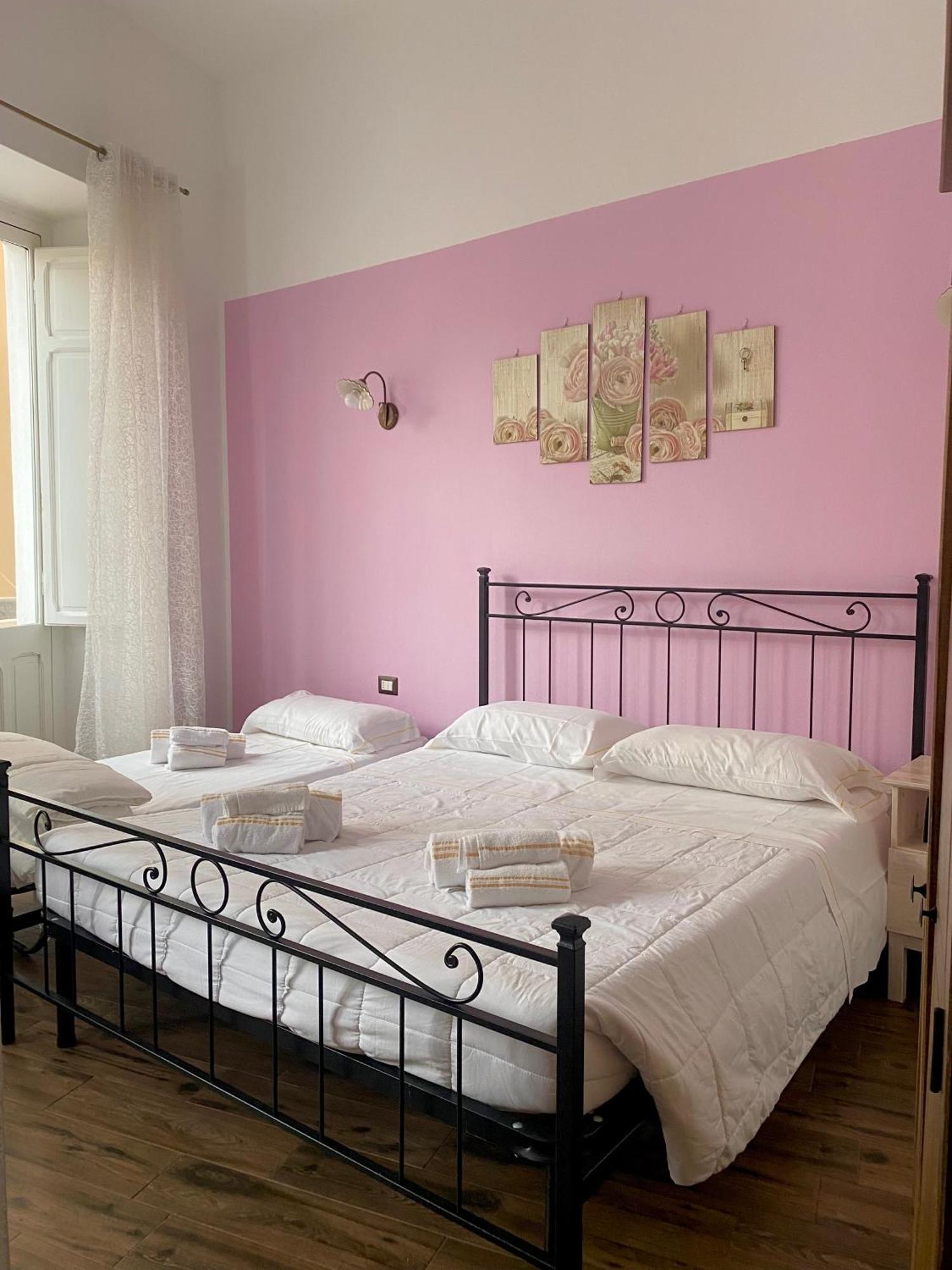 Dani'S House Hotel Каляри Екстериор снимка